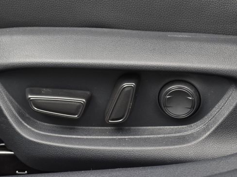 Used 2025 Toyota Camry XSE image 9