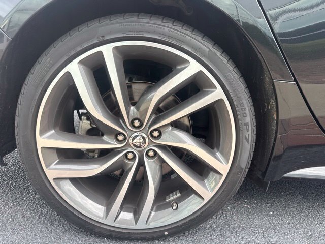 Used 2024 Jaguar XF R-Dynamic SE AWD/4WD image 6