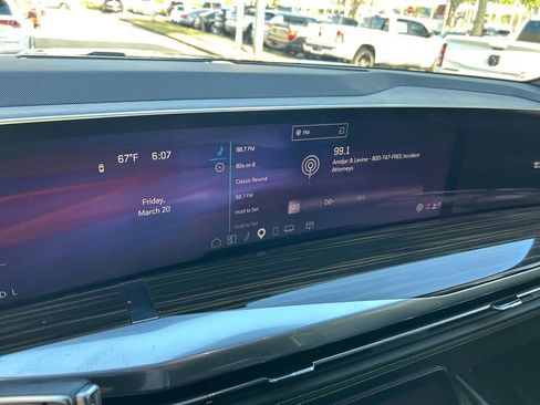 Used 2025 Cadillac Escalade ESV Premium Luxury w/ Touring Package image 7