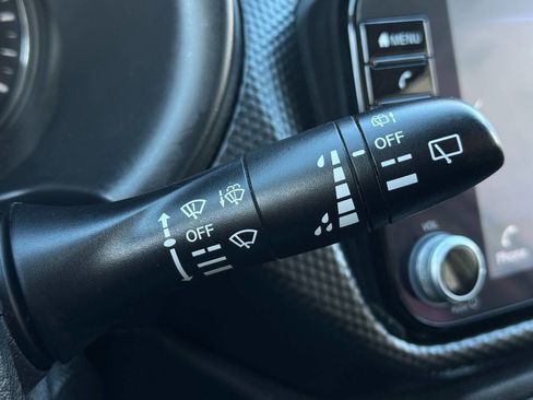 Used 2023 Nissan Kicks SV image 30