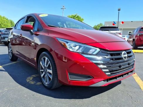 Used 2024 Nissan Versa SV FWD image 6