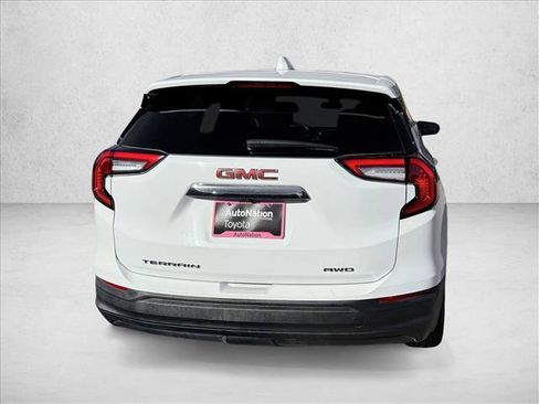 Used 2024 GMC Terrain SLE AWD/4WD image 6