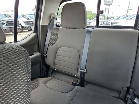 Used 2014 Nissan Frontier PRO-4X w/ Pro-4x Graphics Package AWD/4WD image 13