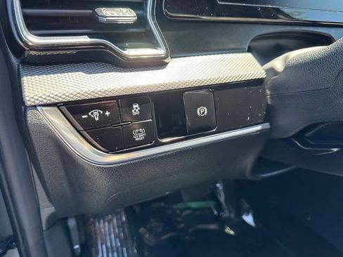 Used 2023 Kia Sportage LX AWD/4WD image 27
