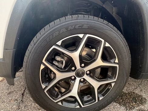 Used 2025 Jeep Compass Limited AWD/4WD image 9