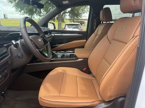 Certified 2026 Cadillac Escalade Luxury w/ LPO, Floor Liner Package image 11
