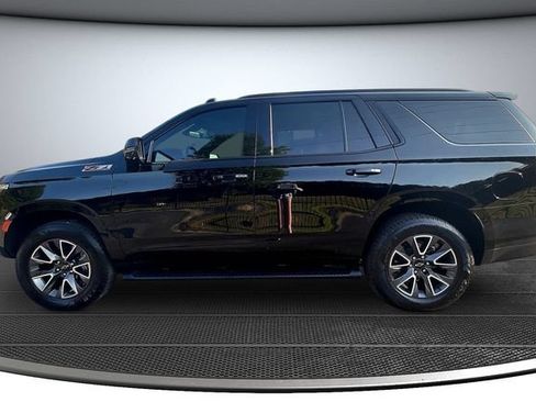 Used 2022 Chevrolet Tahoe Z71 w/ Luxury Package AWD/4WD image 8