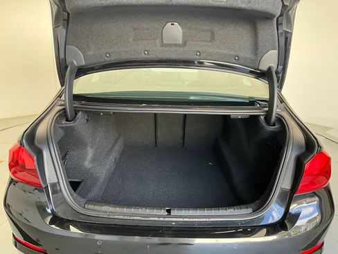 Used 2019 BMW 530i w/ Convenience Package image 5