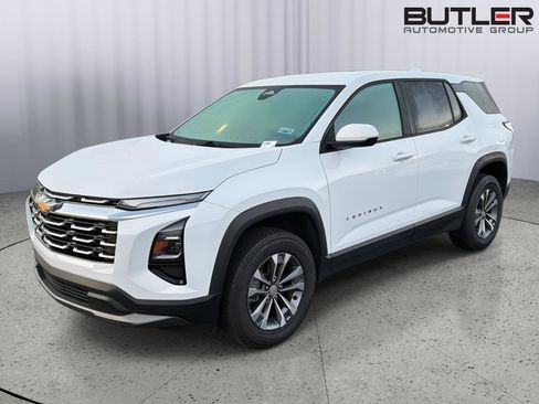 Used 2025 Chevrolet Equinox LT FWD image 2