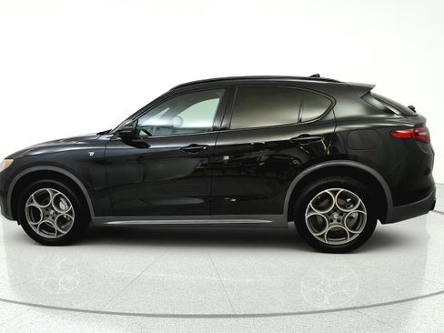 Used 2022 Alfa Romeo Stelvio Ti w/ Active Assist Plus Package AWD/4WD image 4