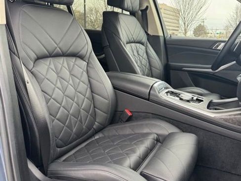 Used 2023 BMW X7 xDrive40i w/ Premium Package image 24