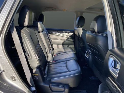 Used 2019 INFINITI QX60 Luxe w/ Essential Package image 31