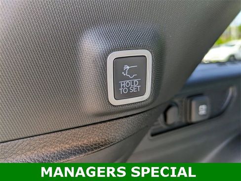 New 2025 Jeep Grand Cherokee Limited w/ Black Appearance Package image 28