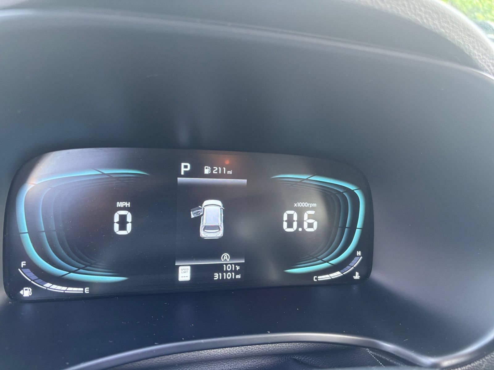Used 2025 Kia Soul LX w/ LX Technology Package FWD image 36