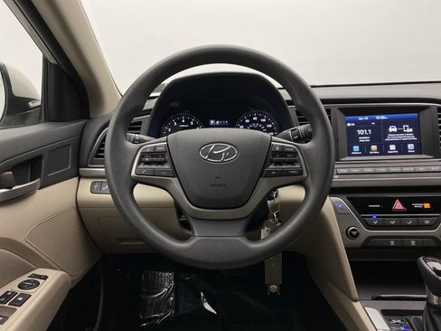 Used 2018 Hyundai Elantra SEL FWD image 12