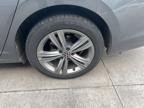 Used 2024 Volkswagen Jetta SE image 9