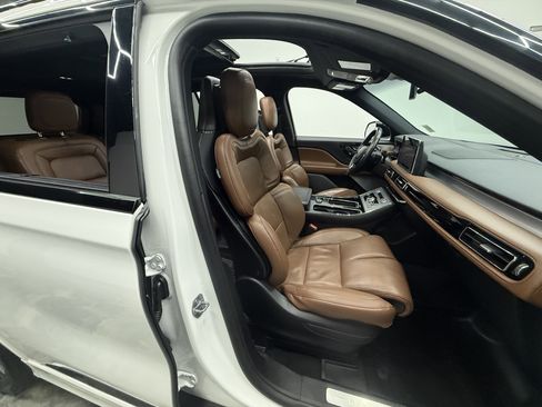 Used 2023 Lincoln Aviator Reserve w/ Jet Appearance Package image 21