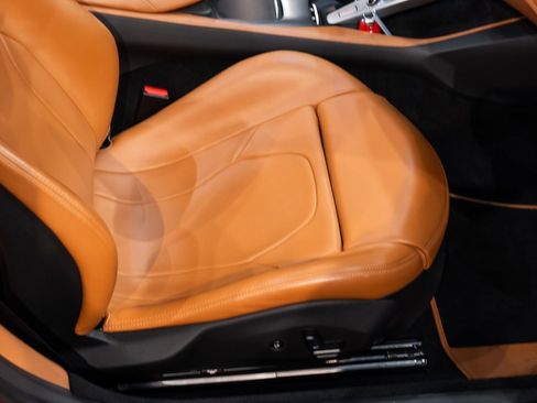 Certified 2019 Ferrari Portofino image 39