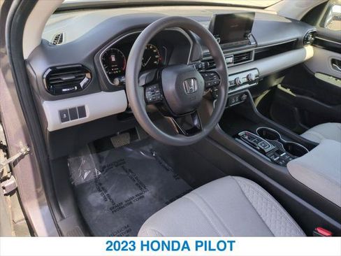 Used 2023 Honda Pilot LX image 14