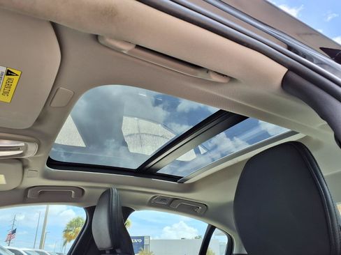 Certified 2024 Volvo S60 B5 Plus FWD image 23