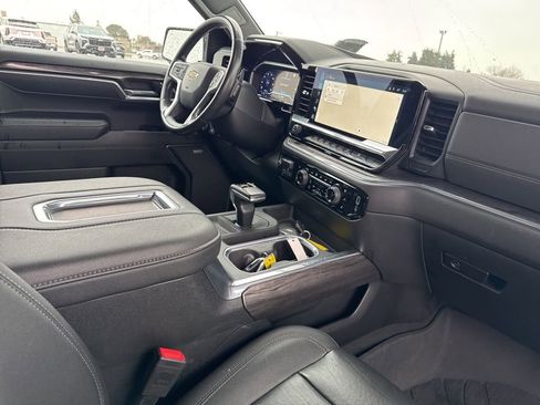 Used 2022 Chevrolet Silverado 1500 LTZ w/ LTZ Premium Package image 14