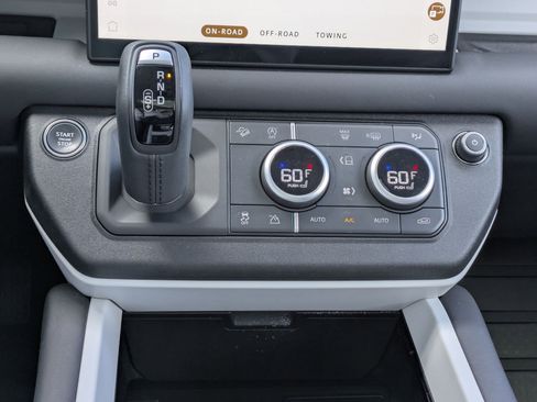 Certified 2025 Land Rover Defender 110 S AWD/4WD image 25