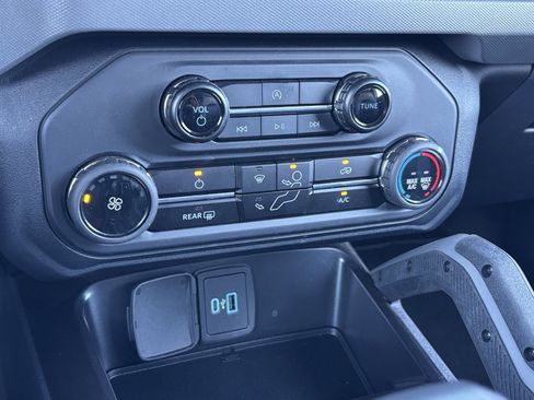 Used 2024 Ford Bronco Big Bend image 25