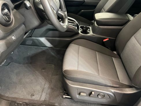 Used 2023 Chevrolet Colorado Trail Boss w/ Technology Package AWD/4WD image 19