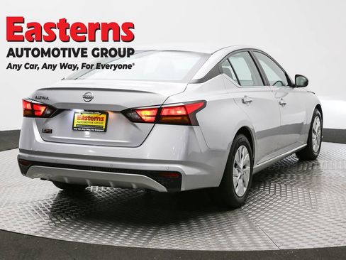 Used 2023 Nissan Altima 2.5 S image 5