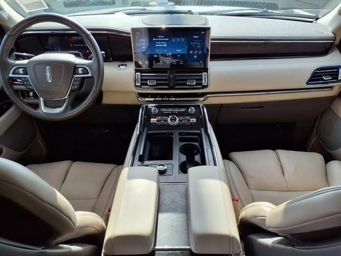 Used 2022 Lincoln Navigator L Reserve AWD/4WD image 8