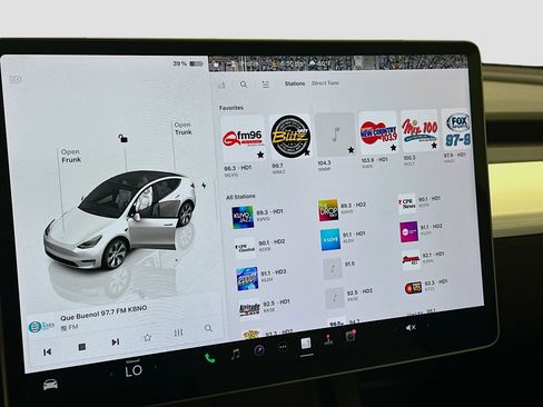 Used 2022 Tesla Model Y Long Range image 21