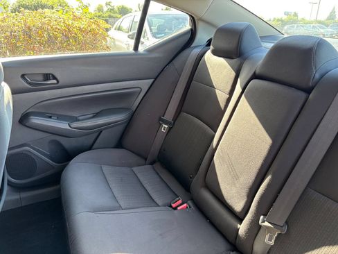 Used 2025 Nissan Altima 2.5 SV FWD image 35
