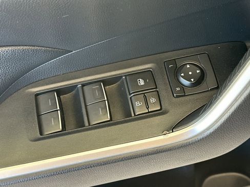 Used 2022 Toyota RAV4 XLE image 13