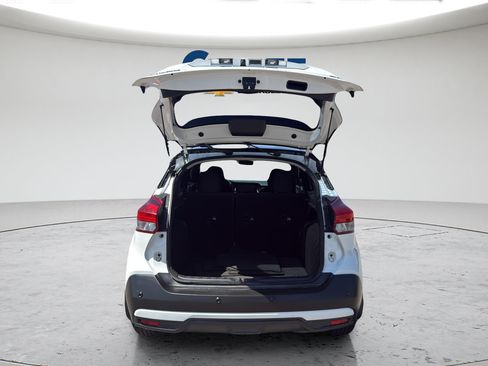 Used 2020 Nissan Kicks SR FWD image 27
