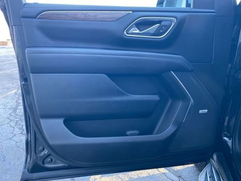 Used 2023 Chevrolet Tahoe Premier w/ Advanced Technology Package image 23