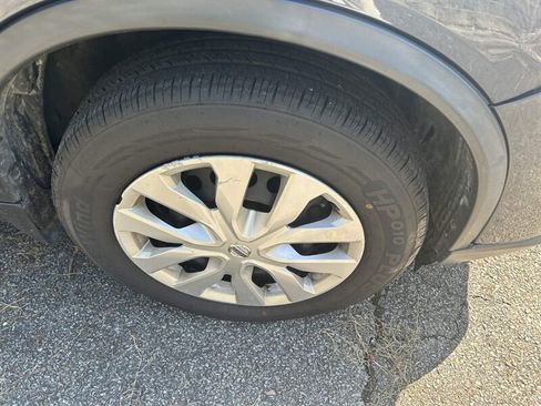 Used 2016 Nissan Rogue S AWD/4WD image 29
