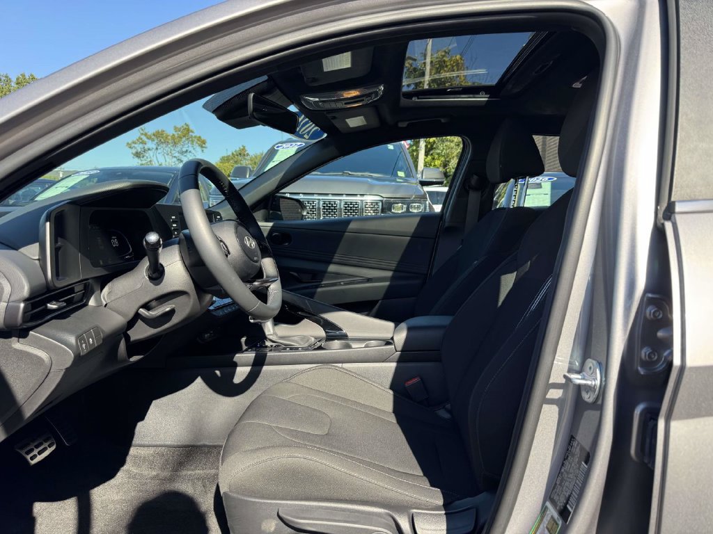 Used 2026 Hyundai Elantra SEL Sport Premium FWD image 15