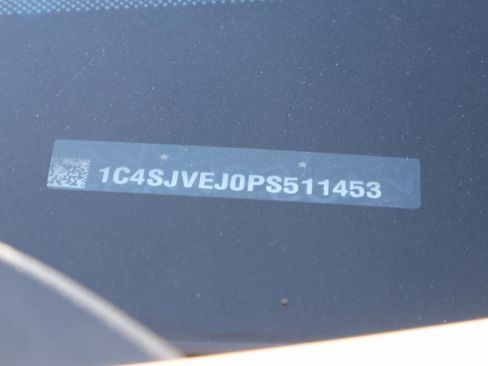 Used 2023 Jeep Grand Wagoneer Base image 44