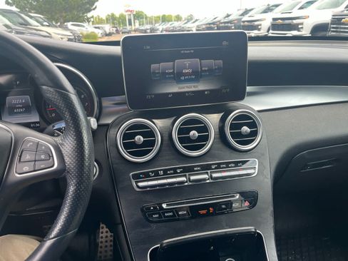 Used 2018 Mercedes-Benz GLC 300 4MATIC image 10
