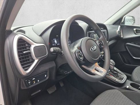 Used 2021 Kia Soul S FWD image 10