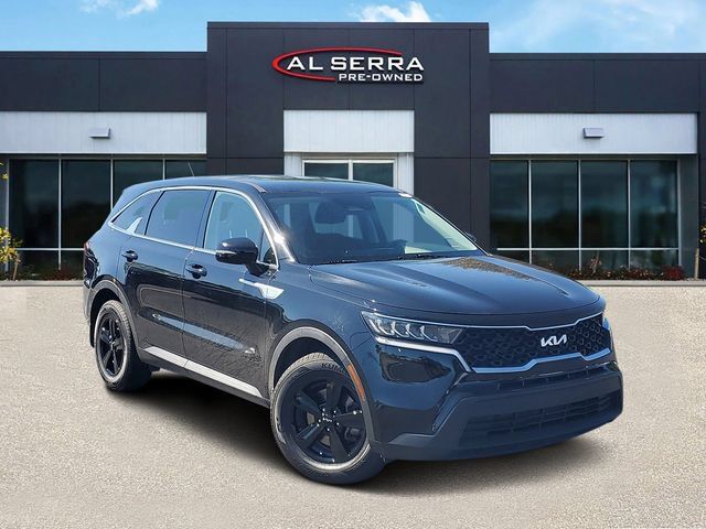 Certified 2023 Kia Sorento LX FWD image 1