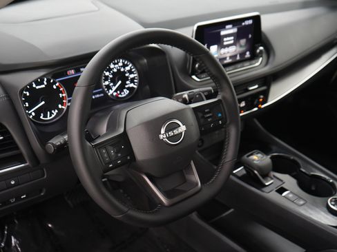 Used 2026 Nissan Rogue SV AWD/4WD image 22