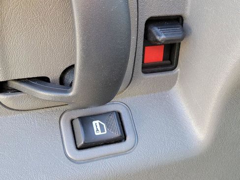 Used 2024 GMC Savana 2500 w/ Driver Convenience Package image 6