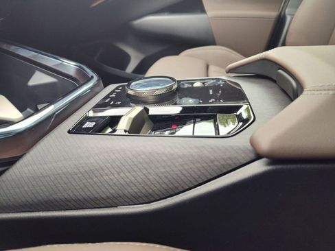 Used 2025 BMW X3 xDrive30i w/ Convenience Package image 17