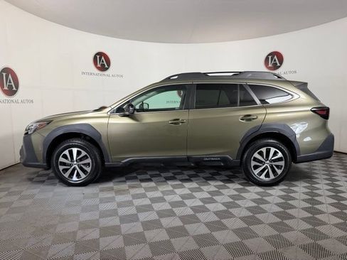 Used 2024 Subaru Outback Premium AWD/4WD image 6
