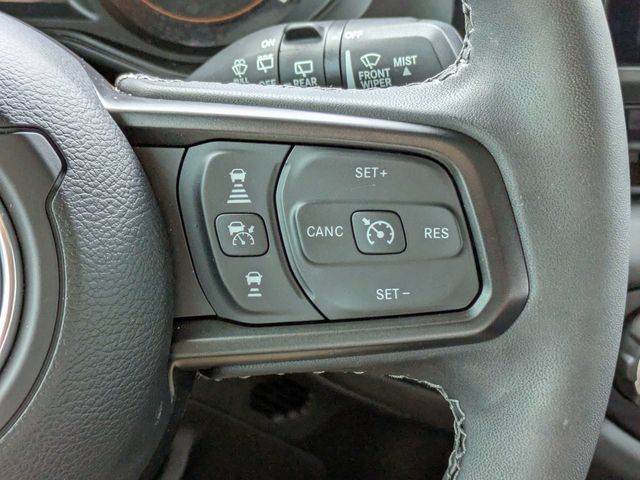 Used 2025 Jeep Wrangler Unlimited Rubicon w/ Convenience Group AWD/4WD image 26