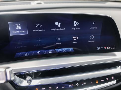 Used 2025 Cadillac Lyriq Sport image 15