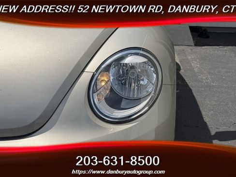 Used 2013 Volkswagen Beetle TDI FWD image 9