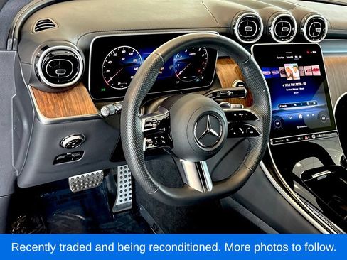 Used 2025 Mercedes-Benz GLC 300 4MATIC image 13