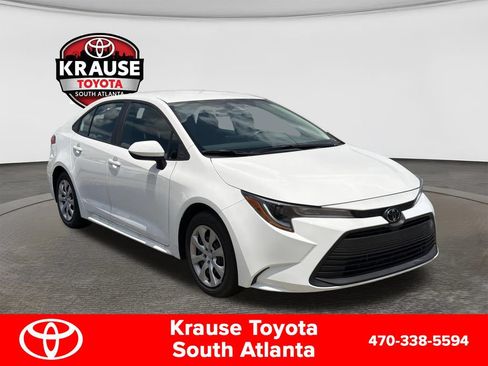 Used 2026 Toyota Corolla LE FWD image 3